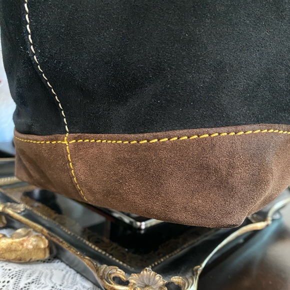 Dooney & Bourke Vintage Classic Black and Brown Suede Leather Tote Bag, Med - Picture 3 of 16